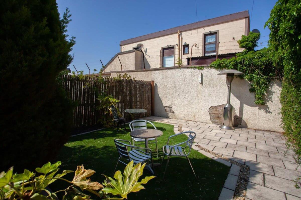 Southside Flat With Private Garden! *