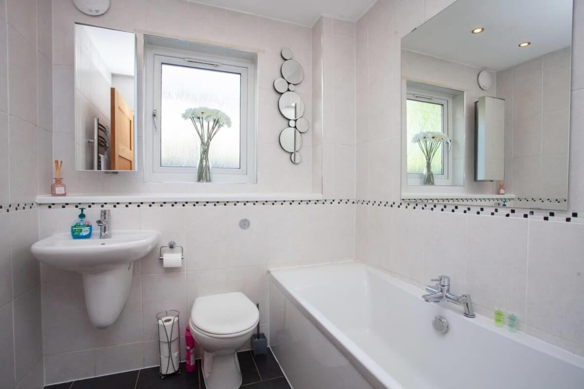 Southside Flat With Private Garden!